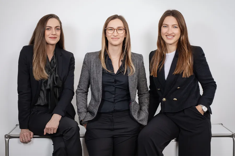 Team der Kanzlei Zeuss Grabosch: Paulina Grabosch, Patricia Zeus, Maria Ivanova